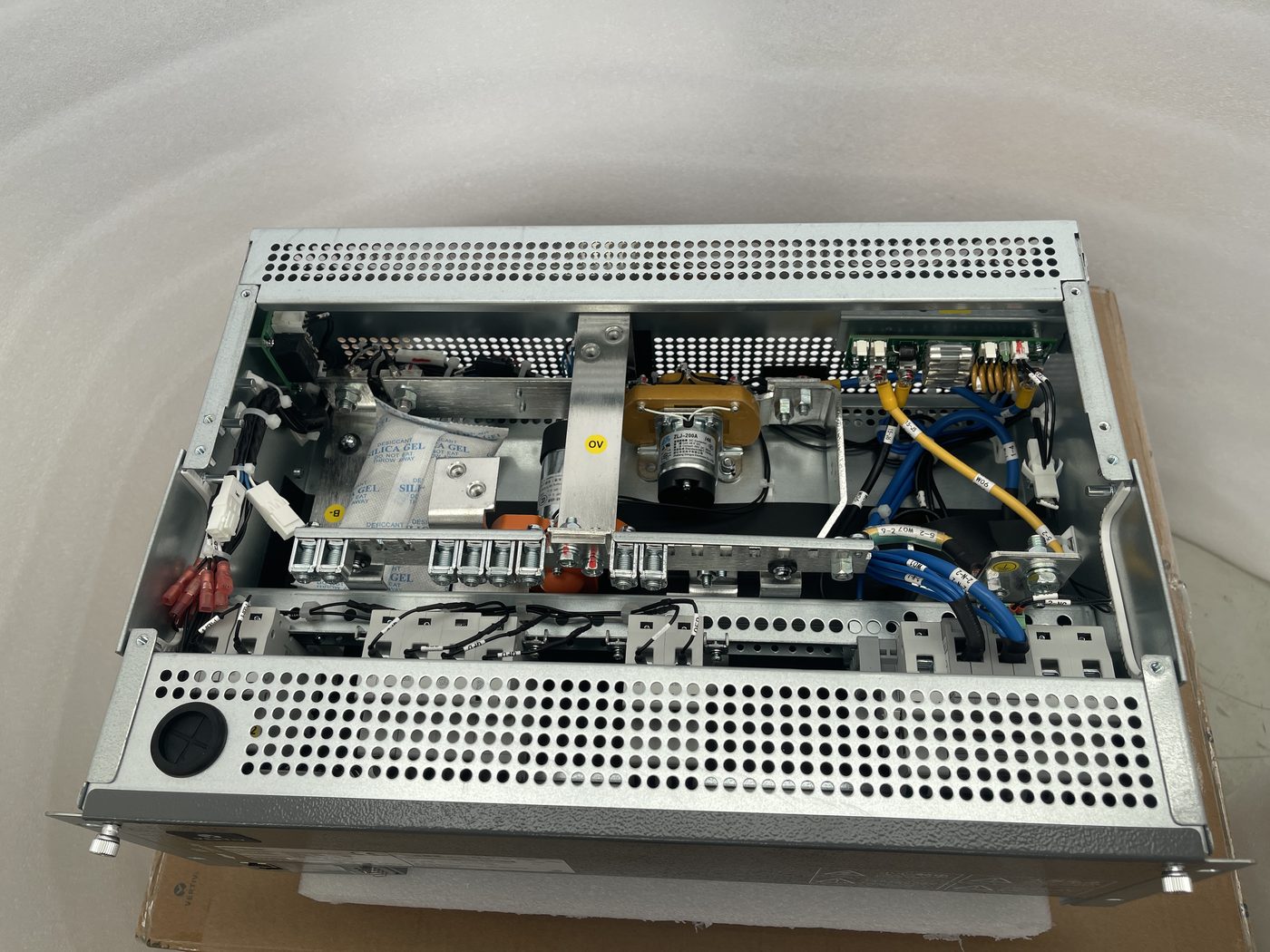Vertiv NetSure 531A41 internal wiring of embedded DC power system